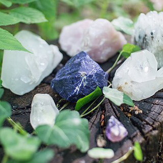 Chrissie Lloys is a trained, independant soul midwife